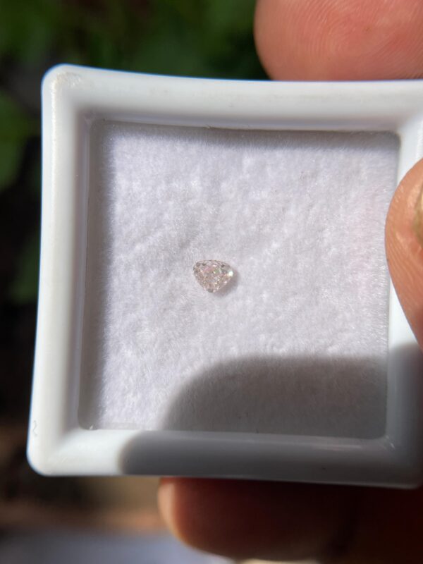 FANCY PINK DIAMOND - Image 4