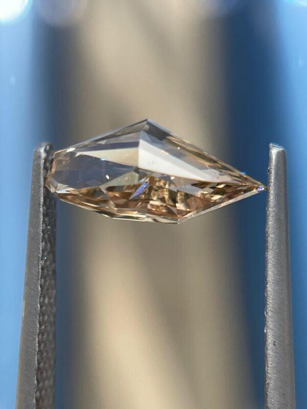 FANCY BROWN DIAMOND - Image 3