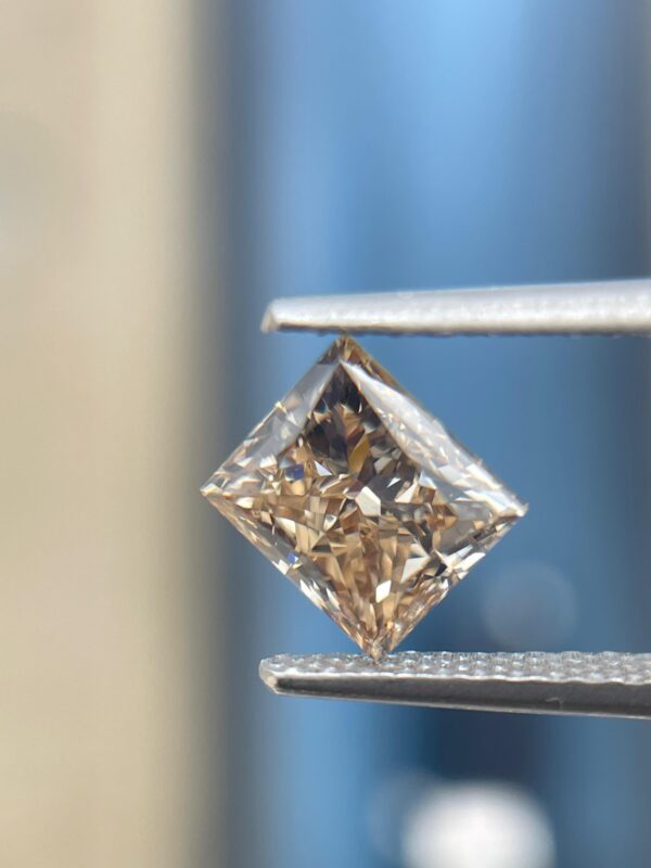 FANCY BROWN DIAMOND