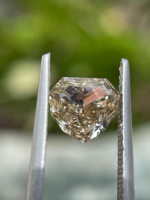NATURAL FANCY BROWN DIAMOND
