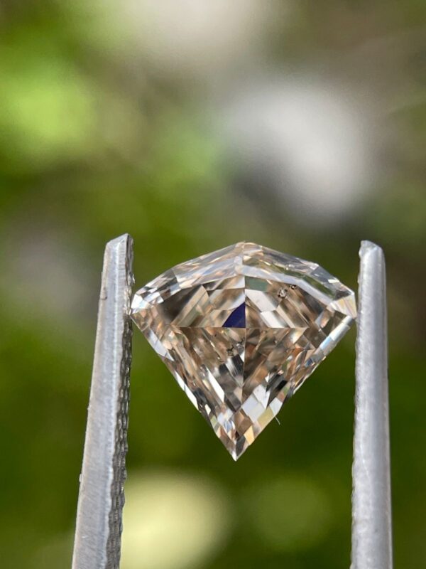 FANCY BROWN DIAMOND