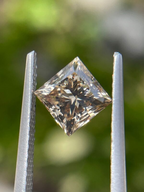 FANCY BROWN DIAMOND
