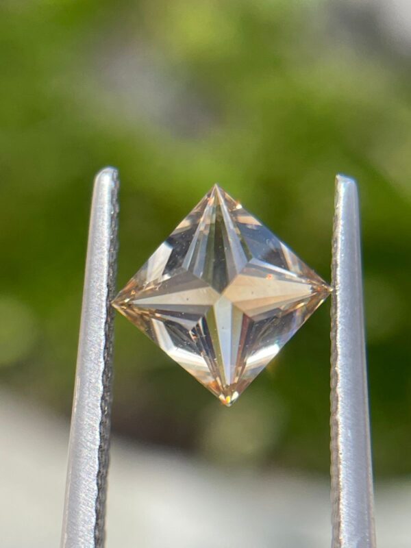 FANCY BROWN DIAMOND - Image 3