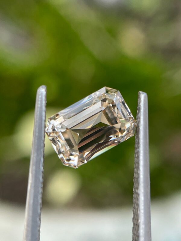 FANCY BROWN DIAMOND