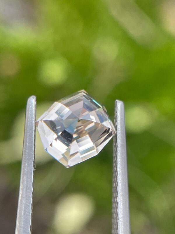 FANCY BROWN DIAMOND - Image 2