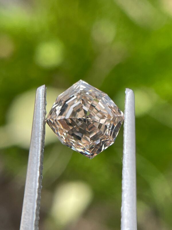 FANCY BROWN DIAMOND